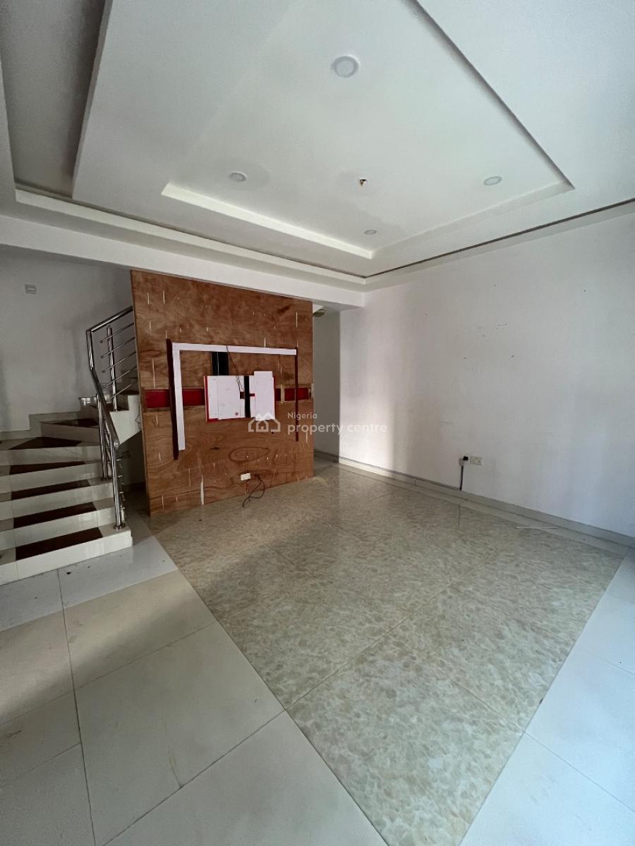 Self Serviced 3 Bedroom Duplex with a Bq and a Rooftop., Lekki Phase 1, Lekki, Lagos, Semi-detached Duplex for Rent