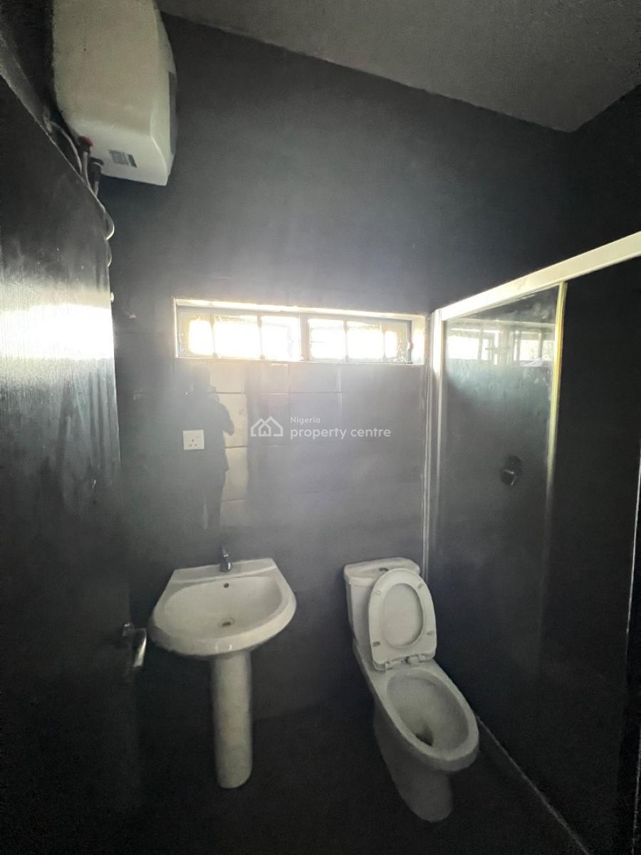 Self Serviced 3 Bedroom Duplex with a Bq and a Rooftop., Lekki Phase 1, Lekki, Lagos, Semi-detached Duplex for Rent