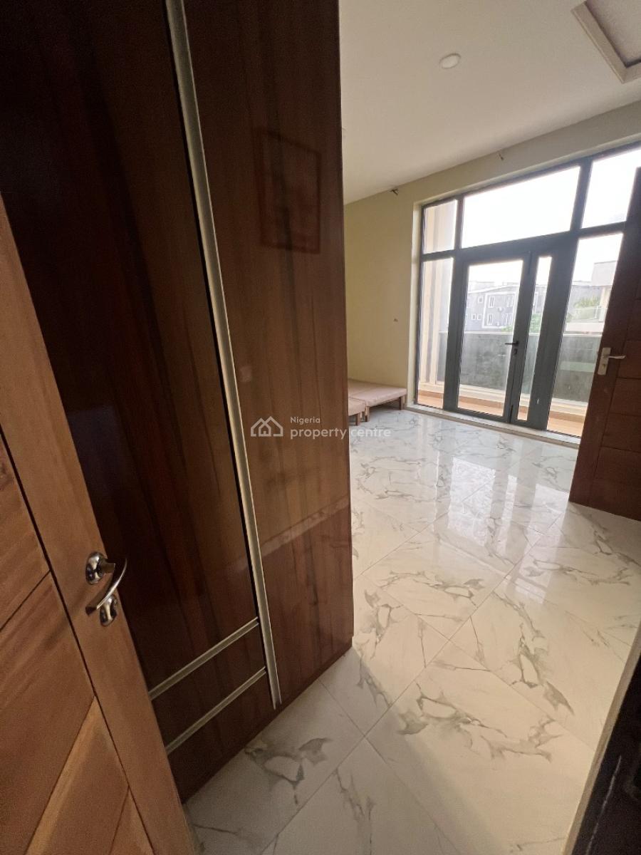 Exclusive 2-bed Bedroom Apartment in a Very Secure Estate, Lekki Phase 1, Lekki, Lagos, Flat / Apartment for Rent