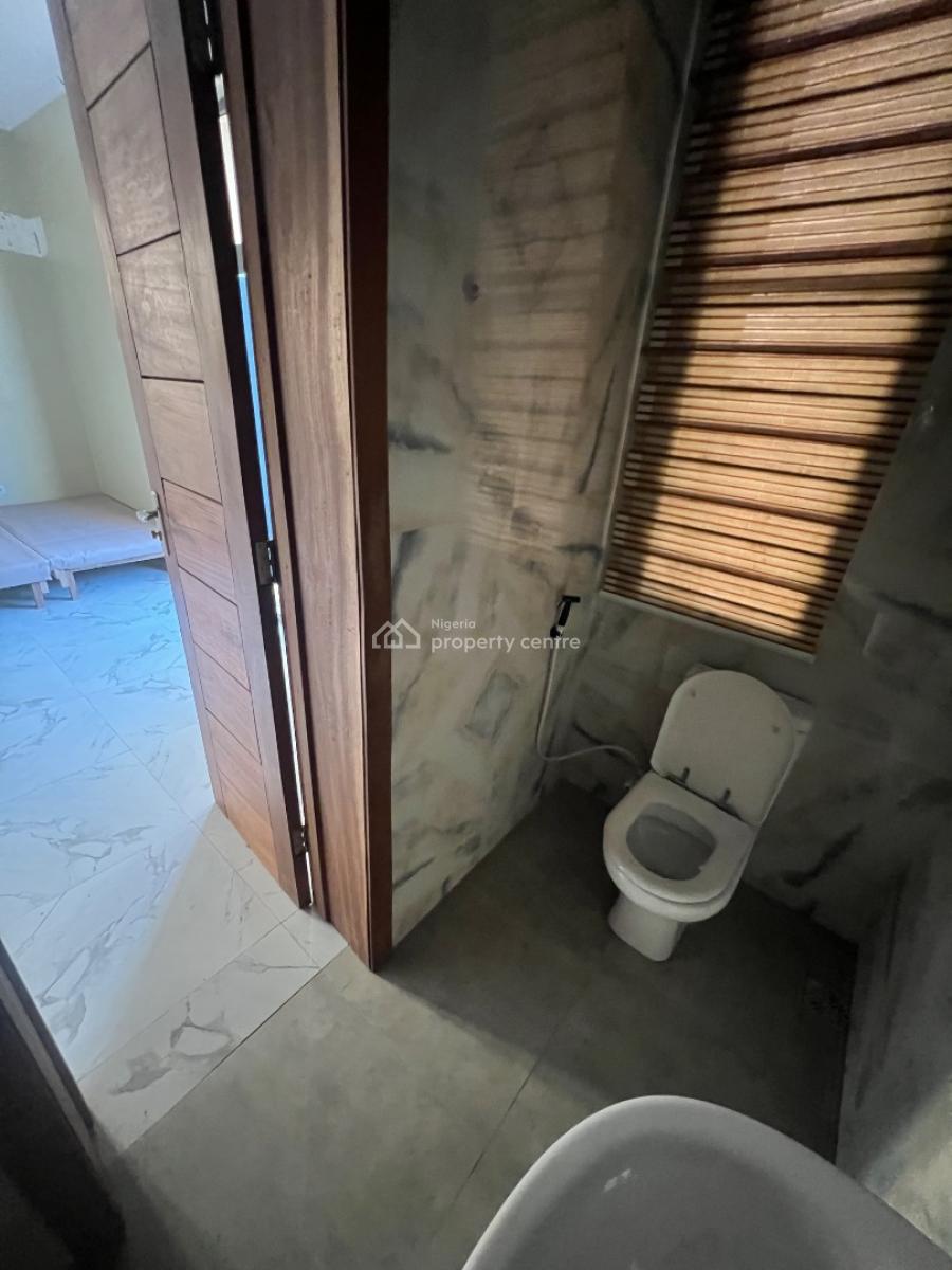 Exclusive 2-bed Bedroom Apartment in a Very Secure Estate, Lekki Phase 1, Lekki, Lagos, Flat / Apartment for Rent