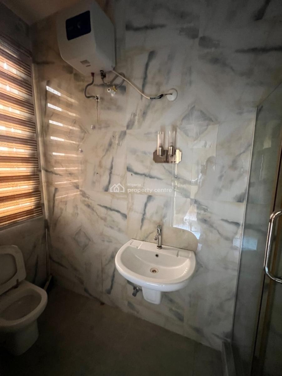 Exclusive 2-bed Bedroom Apartment in a Very Secure Estate, Lekki Phase 1, Lekki, Lagos, Flat / Apartment for Rent