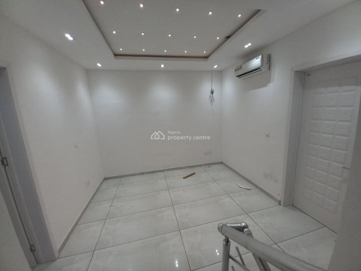 Well-built 4-bedroom Terrace Duplex with Bq, Victoria Island (vi), Lagos, Terraced Duplex for Sale