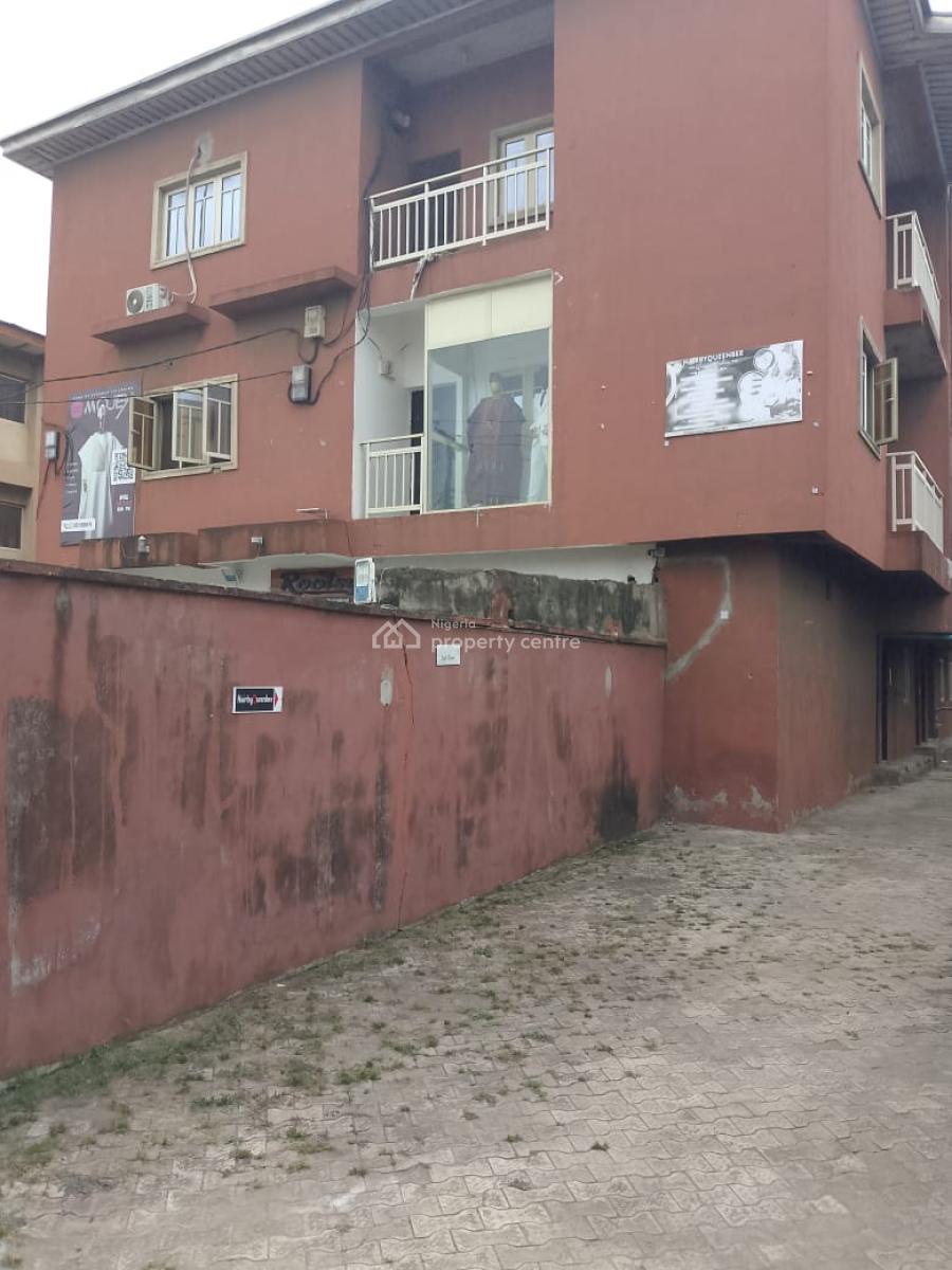 Commercial Property on 900 Sqm, Idimu Road, Egbeda, Alimosho, Lagos, Block of Flats for Sale
