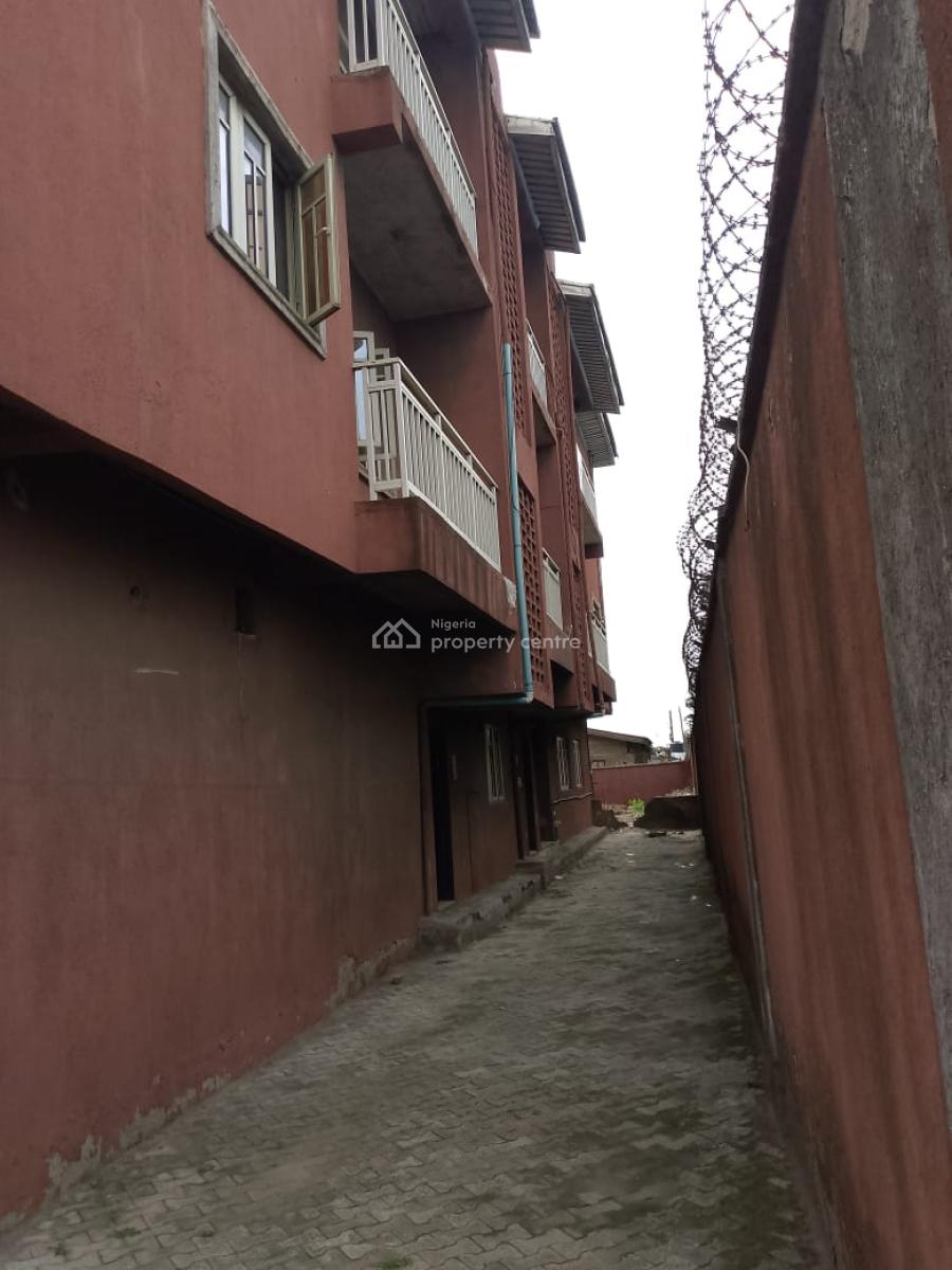 Commercial Property on 900 Sqm, Idimu Road, Egbeda, Alimosho, Lagos, Block of Flats for Sale