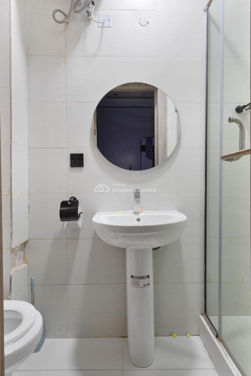 Two Bedroom with Pool,gym & Snooker, Lekki Phase 1, Lekki, Lagos, Flat / Apartment Short Let