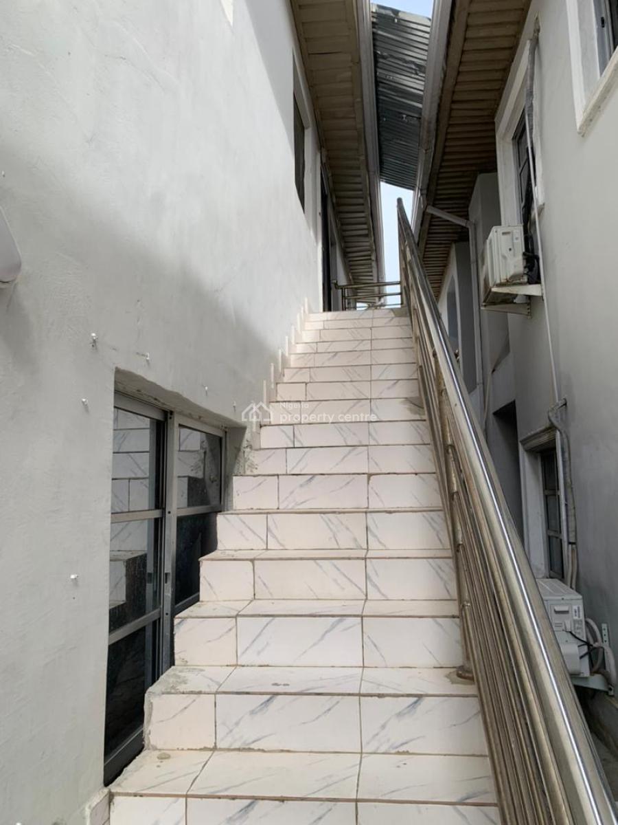 Spacious 2 Bedroom Apartment Upstairs Lekki Conservation, Lekki, Lagos, House for Rent