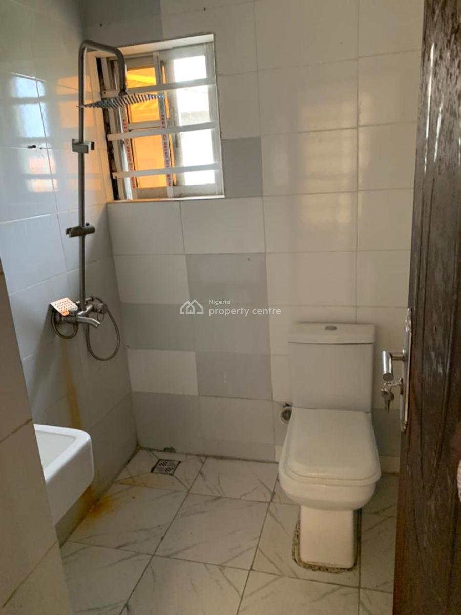 Spacious 2 Bedroom Apartment Upstairs Lekki Conservation, Lekki, Lagos, House for Rent