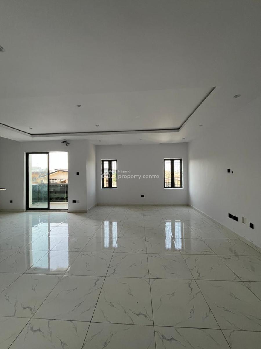 Deluxe 4-bedroom Triplex with Gatehouse & Bq, Obanikoro, Shomolu, Lagos, House for Sale