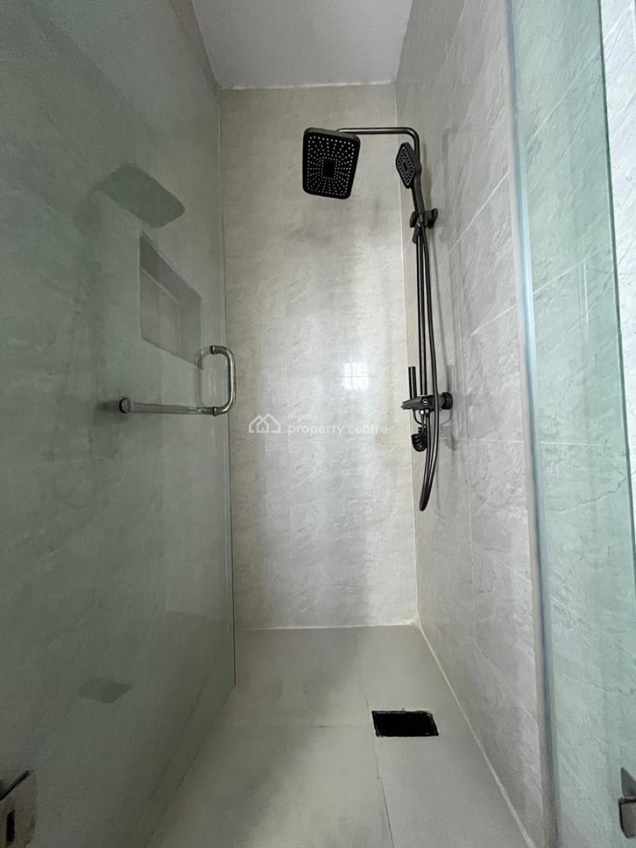 Deluxe 4-bedroom Triplex with Gatehouse & Bq, Obanikoro, Shomolu, Lagos, House for Sale