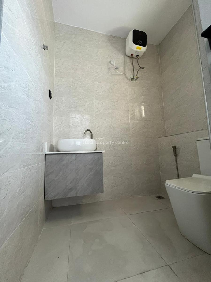 Deluxe 4-bedroom Triplex with Gatehouse & Bq, Obanikoro, Shomolu, Lagos, House for Sale