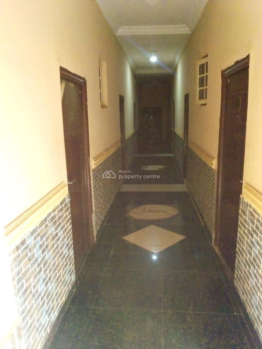 Hotel Cum Hostel, Ogunbado, Iseyin, Oyo, Hotel / Guest House for Sale