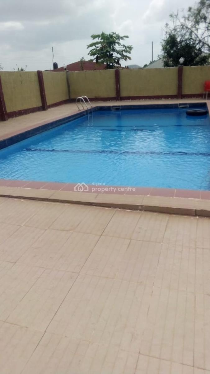 Hotel Cum Hostel, Ogunbado, Iseyin, Oyo, Hotel / Guest House for Sale