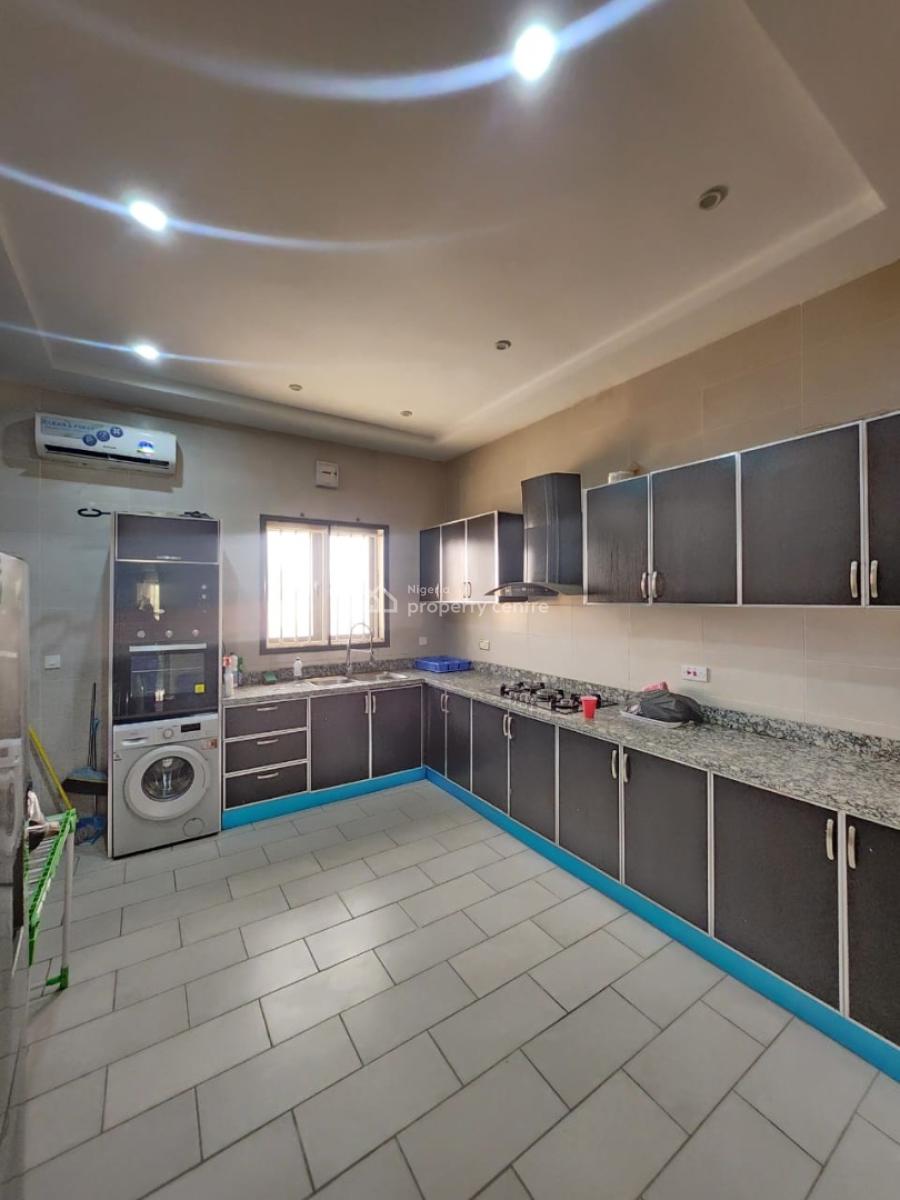 3 Bedroom Flat, Lekki Phase 1, Lekki, Lagos, Flat / Apartment for Rent