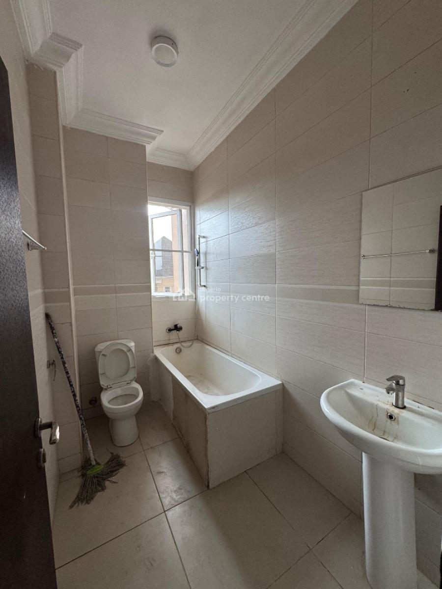 𝐖𝐄𝐋𝐋 𝐌𝐀𝐈𝐍𝐓𝐀𝐈𝐍𝐄𝐃 3 𝐁𝐄𝐃𝐑𝐎𝐎𝐌 𝐀𝐏𝐀𝐑𝐓𝐌𝐄𝐍𝐓, Chevron, Lekki, Lekki Phase 2, Lekki, Lagos, Flat / Apartment for Rent