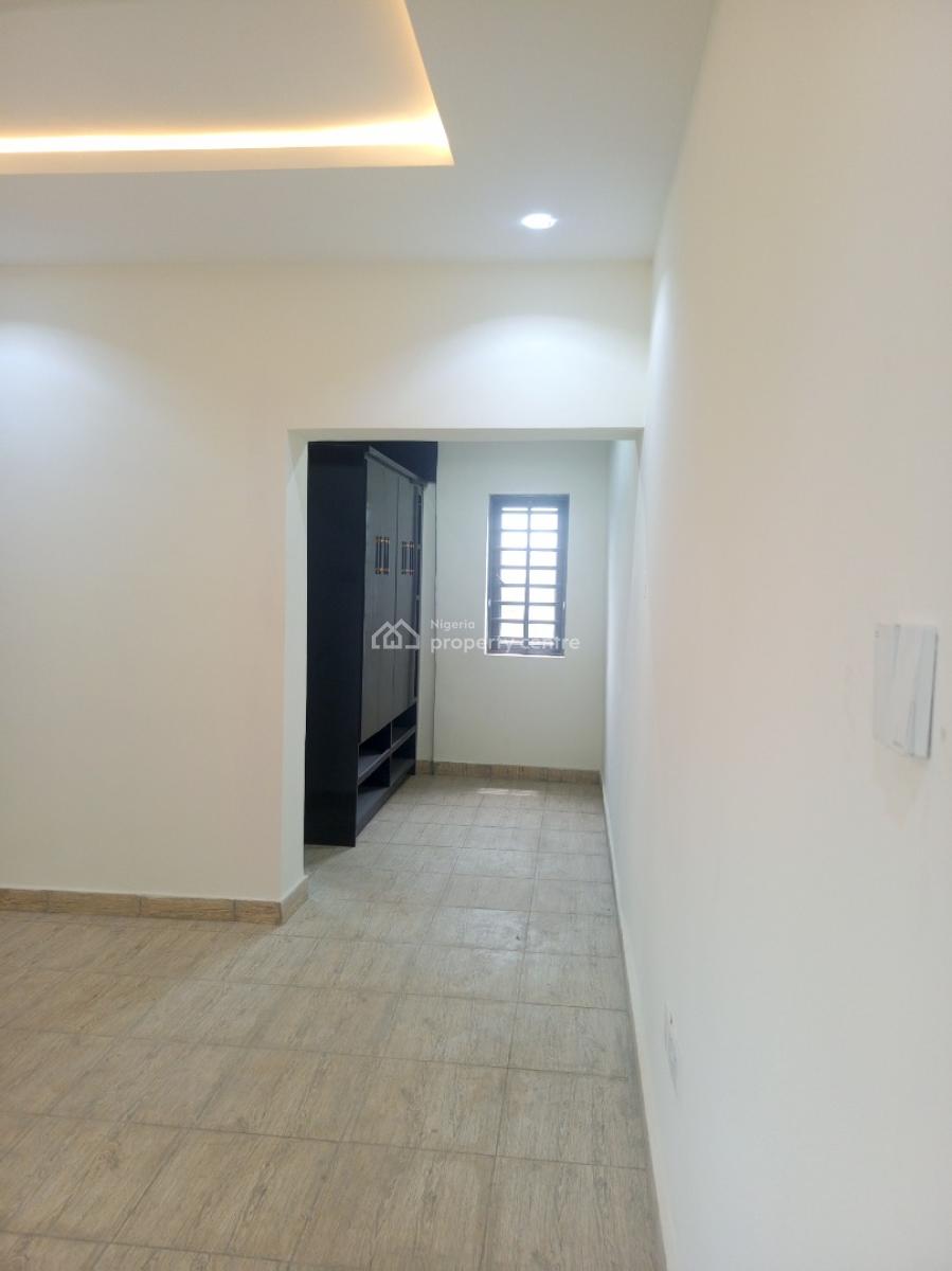 Neat 2 Bedroom Block of Flat, Area 2, Garki, Abuja, Flat / Apartment for Rent