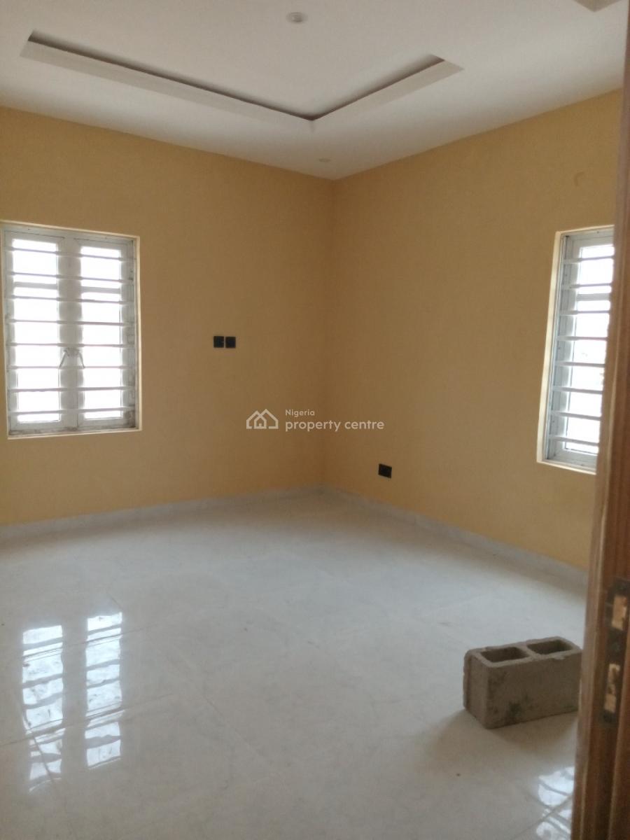 Spacious 3 Bedroom Flat Upstairs, Sangotedo, Ajah, Lagos, Flat / Apartment for Rent