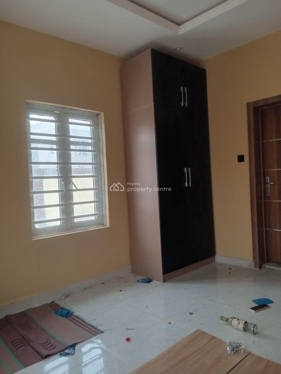 Spacious 3 Bedroom Flat Upstairs, Sangotedo, Ajah, Lagos, Flat / Apartment for Rent