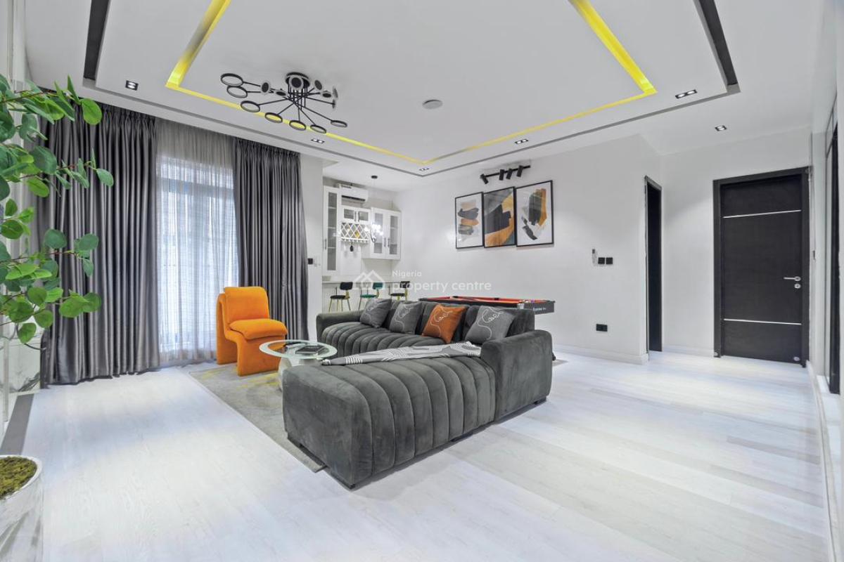 Luxury and Cinematic 2bedroom Apartment with Housekeeping and Ensuite, Snooker Board,ps5,inbuilt Speakers,gym,table Tennis, Ikate, Lekki, Lagos, Flat / Apartment Short Let