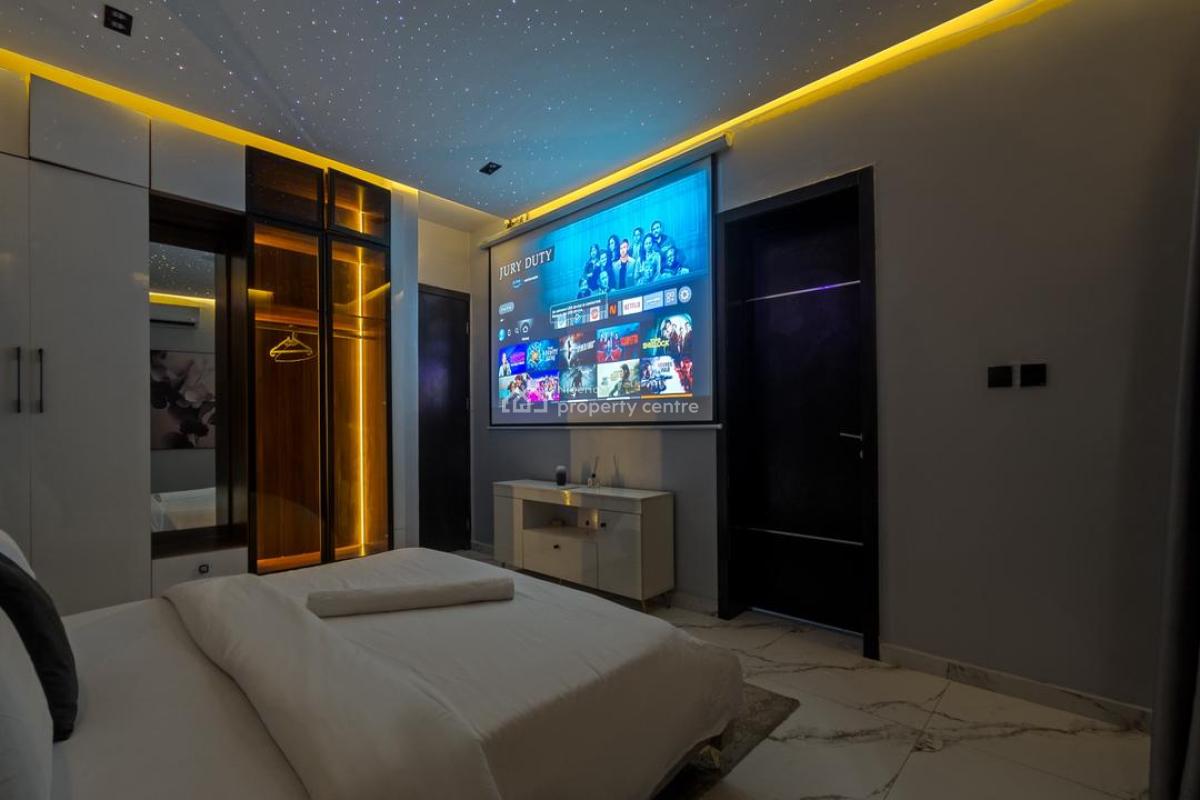 Luxury and Cinematic 2bedroom Apartment with Housekeeping and Ensuite, Snooker Board,ps5,inbuilt Speakers,gym,table Tennis, Ikate, Lekki, Lagos, Flat / Apartment Short Let