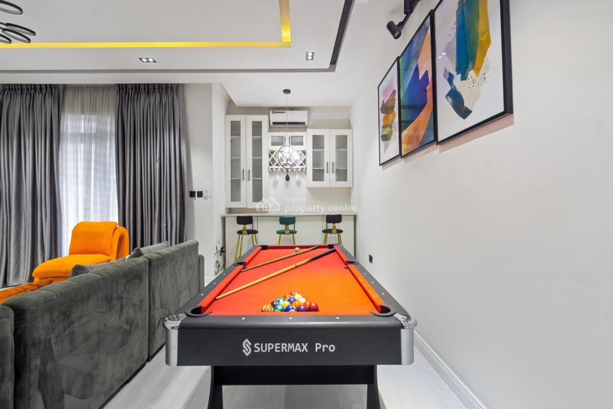 Luxury and Cinematic 2bedroom Apartment with Housekeeping and Ensuite, Snooker Board,ps5,inbuilt Speakers,gym,table Tennis, Ikate, Lekki, Lagos, Flat / Apartment Short Let