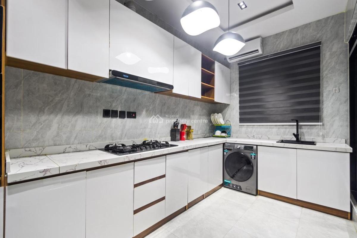 Luxury and Cinematic 2bedroom Apartment with Housekeeping and Ensuite, Snooker Board,ps5,inbuilt Speakers,gym,table Tennis, Ikate, Lekki, Lagos, Flat / Apartment Short Let