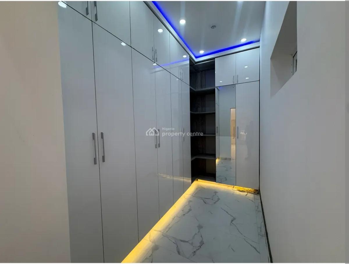 Spacious 8bedroom Duplex Within a Secured Estate, Osapa, Lekki, Lagos, Detached Duplex for Sale