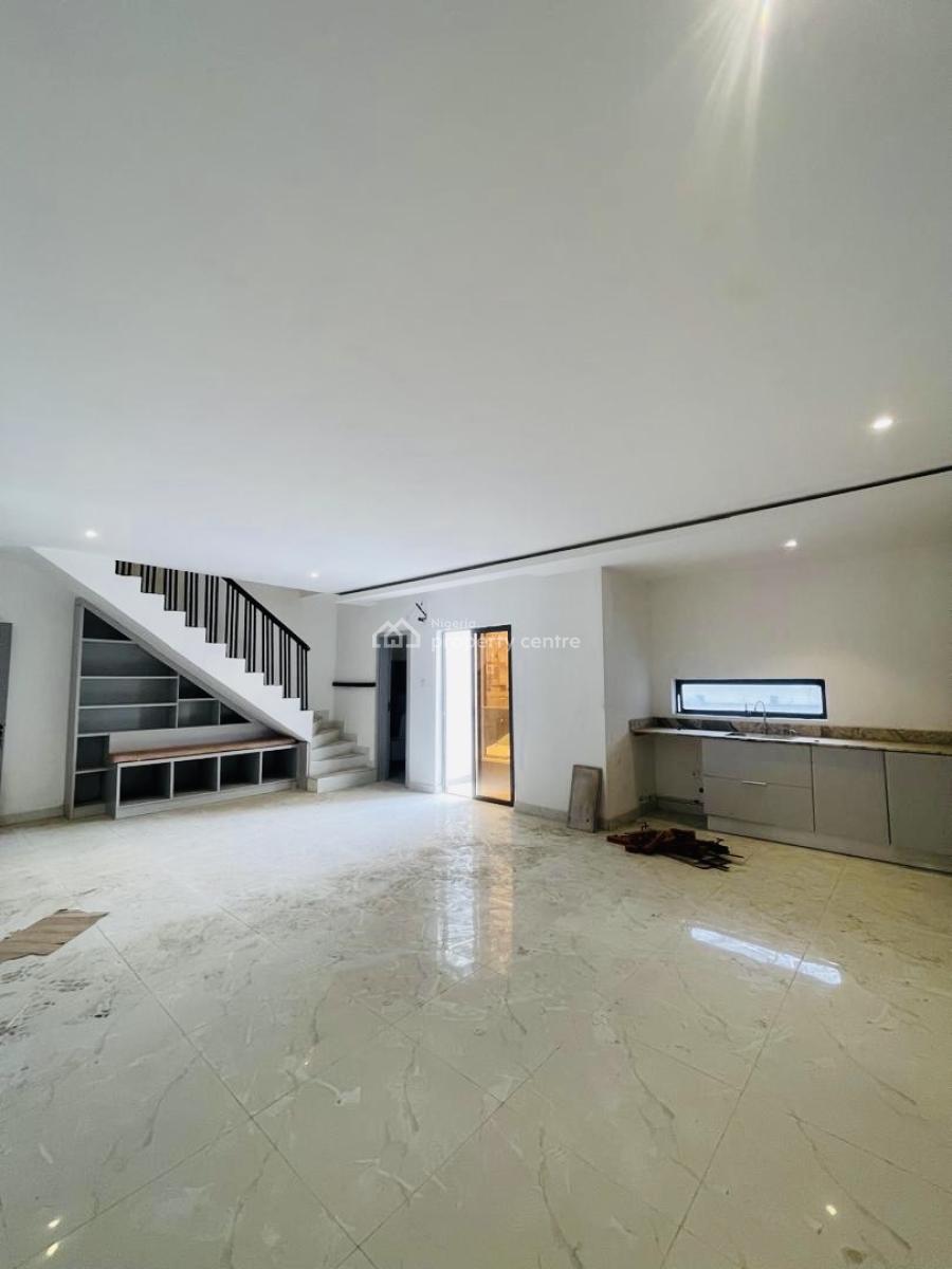 Beautifully Designed 2-bedroom Mansionette, Lekki Phase 1, Lekki, Lagos, Flat / Apartment for Sale