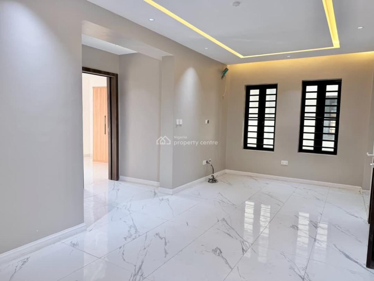 Clean 2 Bedroom Apartment, Surulere, Surulere, Lagos, Flat / Apartment for Rent