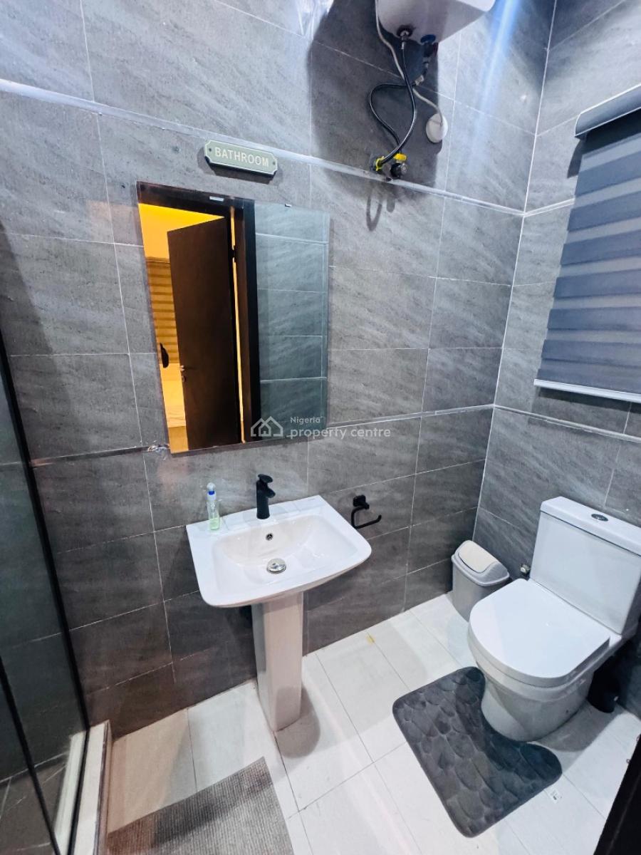 2 Bedrooms, Lekki Phase 1, Lekki, Lagos, Flat / Apartment for Rent