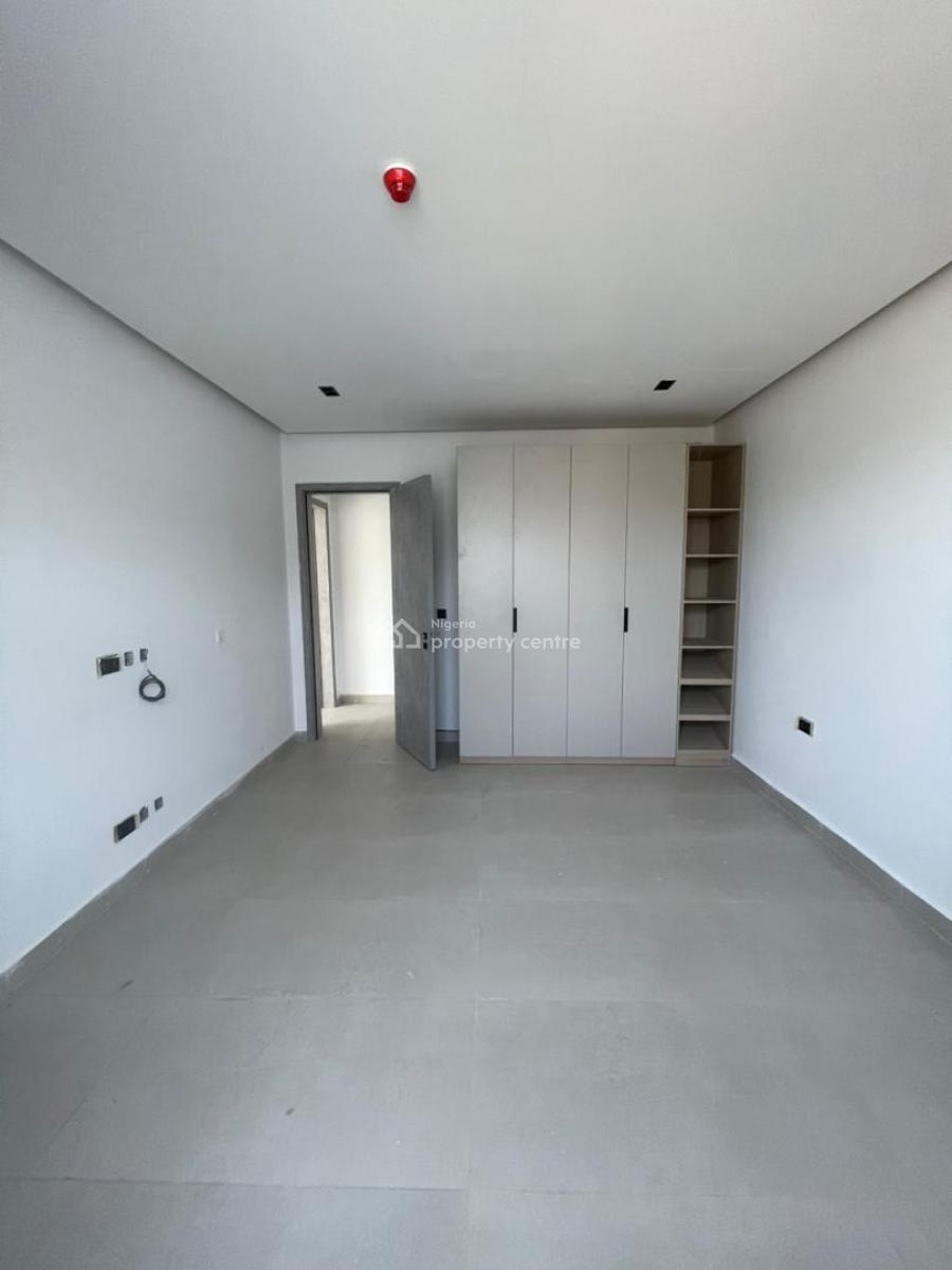 Super Luxury 2 Bedroom Apartment with Gym & Rooftop Swimming Pool, Lekki Phase 1, Lekki, Lagos, Flat / Apartment for Sale