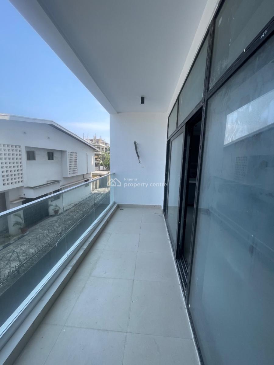 Luxury 3  Bedroom Apartment + Bq with Gym & Rooftop Swimming Pool, Lekki Phase 1, Lekki, Lagos, Flat / Apartment for Sale