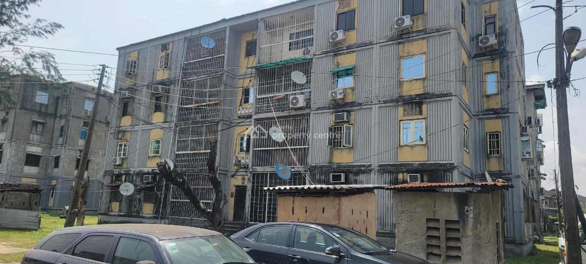 4 Bedroom Flat Ground Floor Well Maintained, Lsdpc Estate Glover, By Adekunle, Ebute Metta West, Yaba, Lagos, Flat / Apartment for Sale