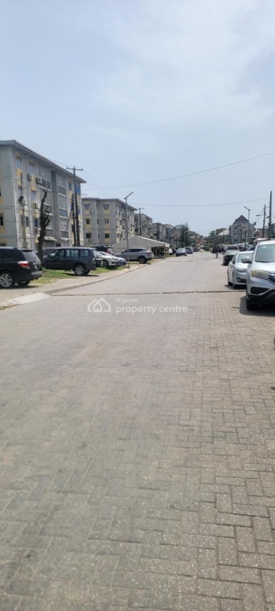 4 Bedroom Flat Ground Floor Well Maintained, Lsdpc Estate Glover, By Adekunle, Ebute Metta West, Yaba, Lagos, Flat / Apartment for Sale