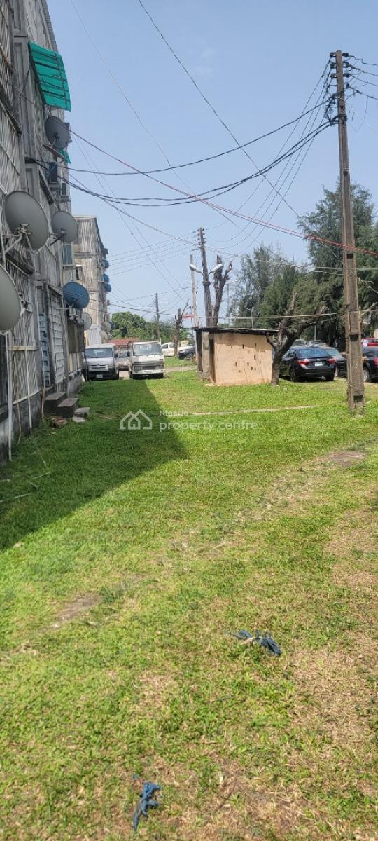 4 Bedroom Flat Ground Floor Well Maintained, Lsdpc Estate Glover, By Adekunle, Ebute Metta West, Yaba, Lagos, Flat / Apartment for Sale