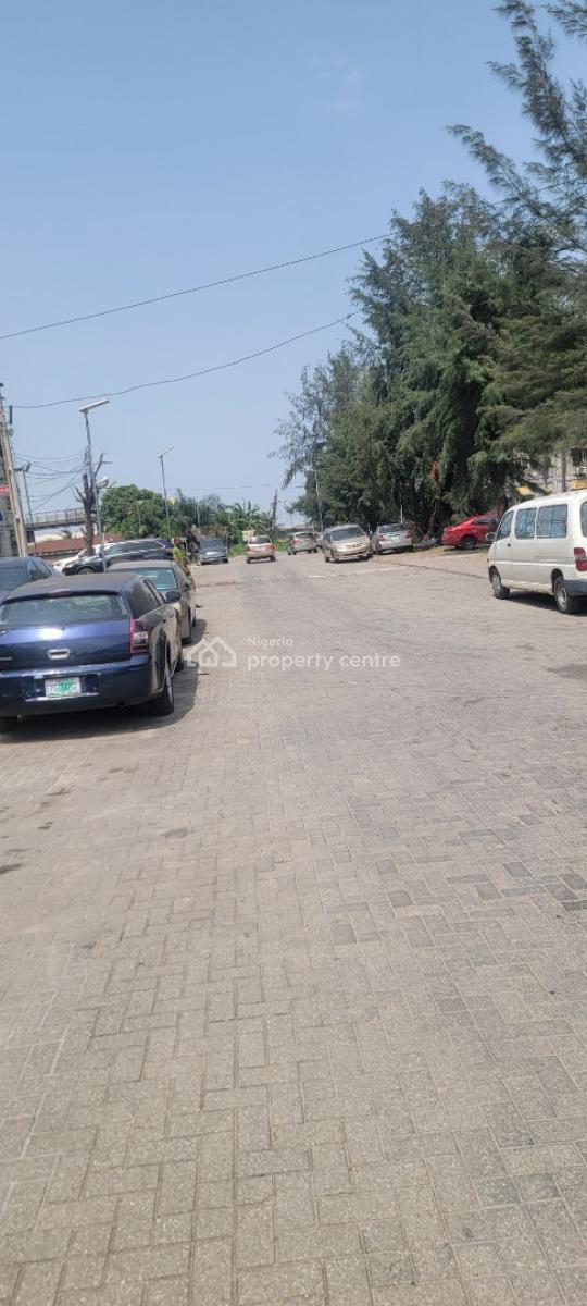 4 Bedroom Flat Ground Floor Well Maintained, Lsdpc Estate Glover, By Adekunle, Ebute Metta West, Yaba, Lagos, Flat / Apartment for Sale