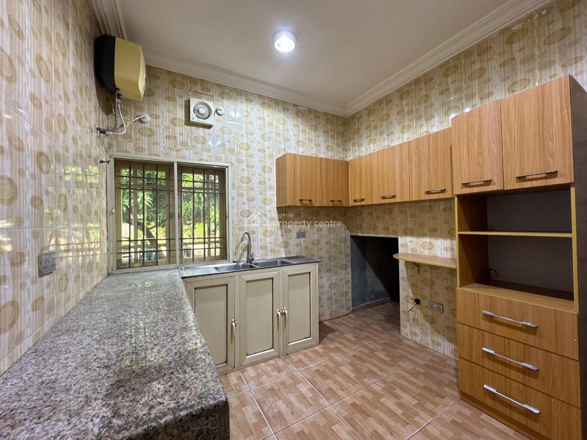 Five Bedroom Family Mansion on 700sqm, Thomas Estate, Ajah, Lagos, Detached Duplex for Sale