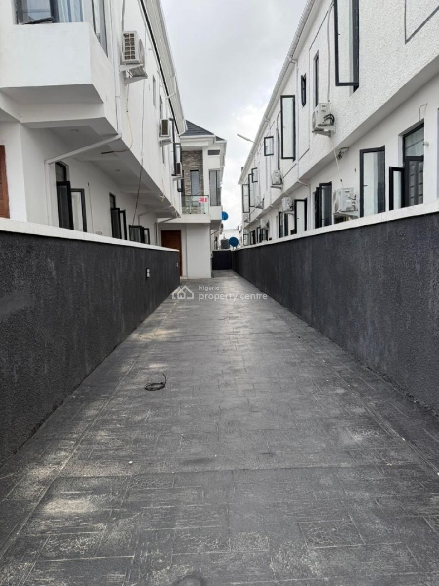 4 Bedroom Apartment with Bq, Ikota, Lekki Expressway, Lekki, Lagos, Semi-detached Duplex for Rent