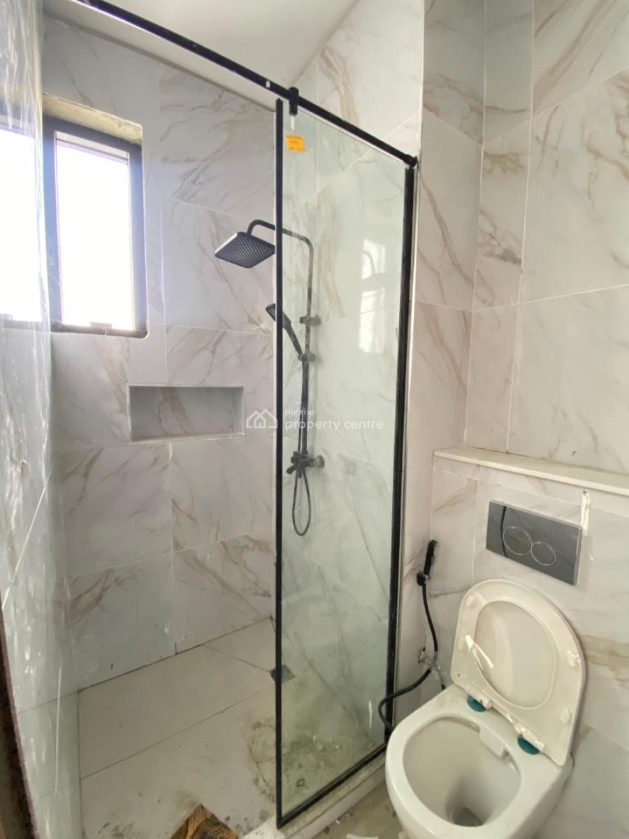 Amazing 2 Bedroom Apartment, Freedom Way, Lekki Phase 1, Lekki, Lagos, Flat / Apartment for Sale