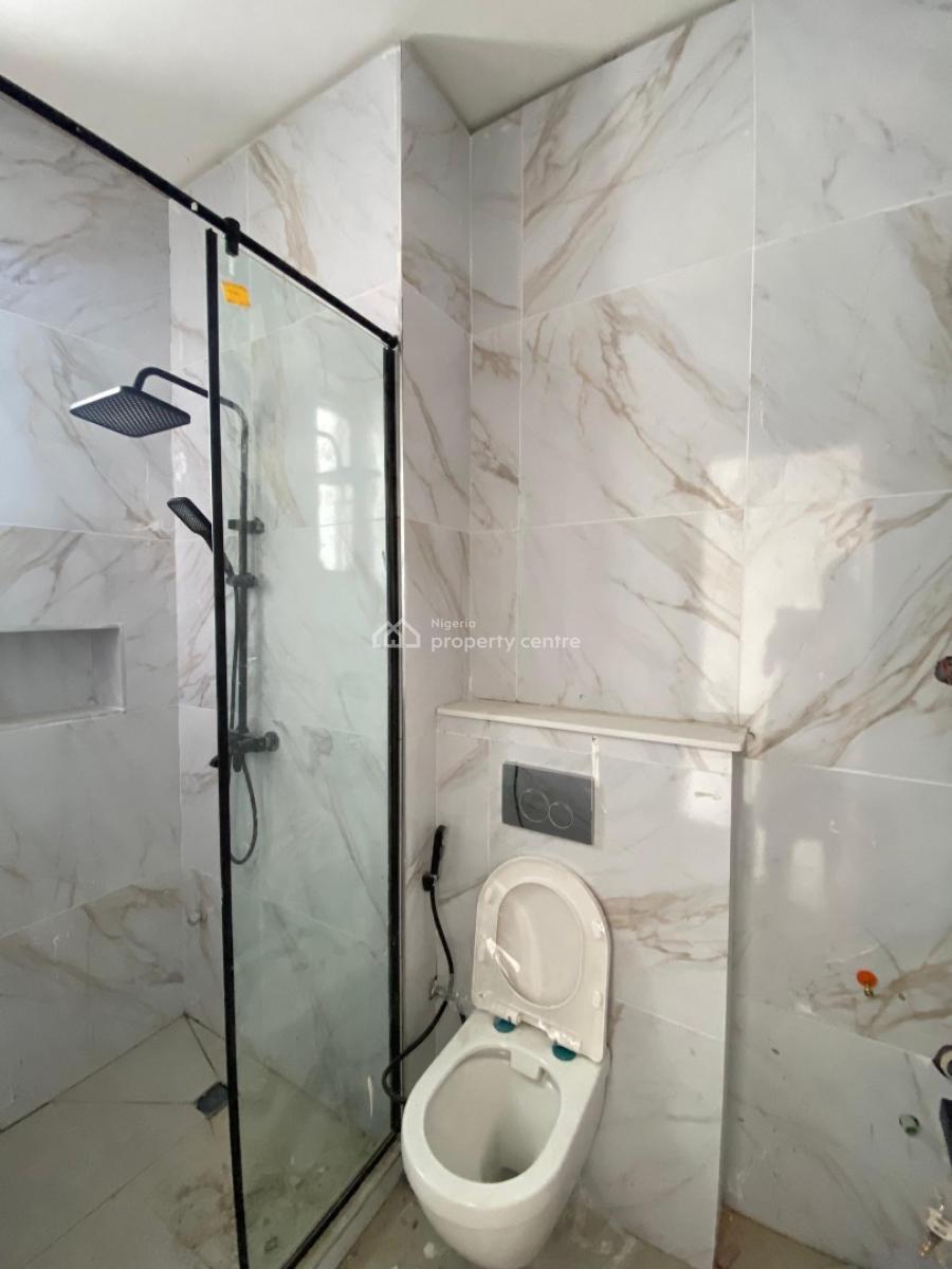 Amazing 2 Bedroom Apartment, Freedom Way, Lekki Phase 1, Lekki, Lagos, Flat / Apartment for Sale