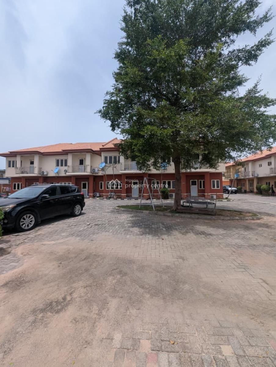 4 Bedroom Terrace with Bq, Surulere, Lagos, Terraced Duplex for Sale