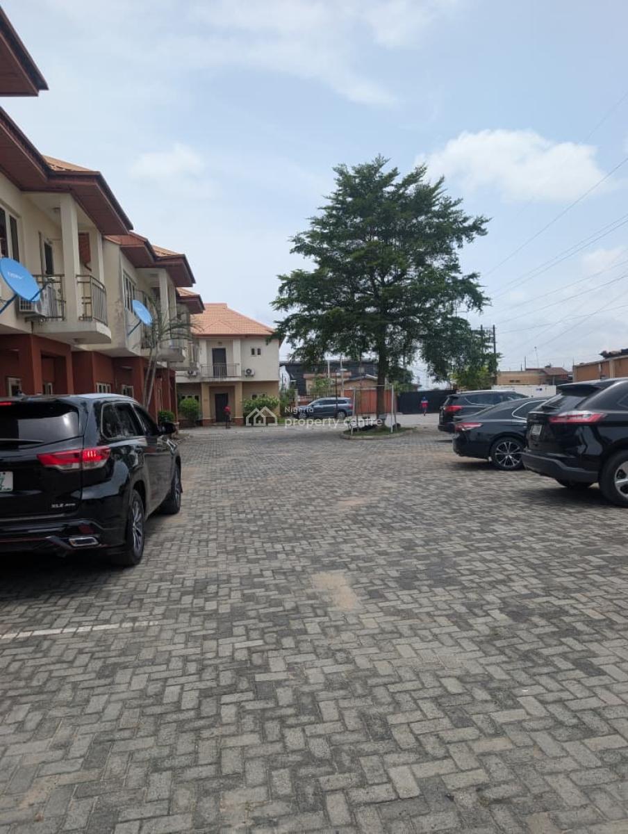 4 Bedroom Terrace with Bq, Surulere, Lagos, Terraced Duplex for Sale