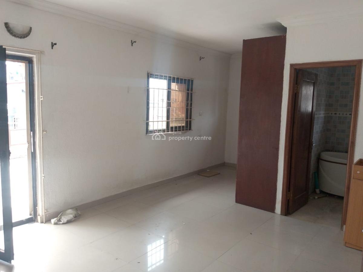 a Very Spacious 4 Bedroom Detached House, Dolphin Estate, Ikoyi, Lagos, Detached Duplex for Rent