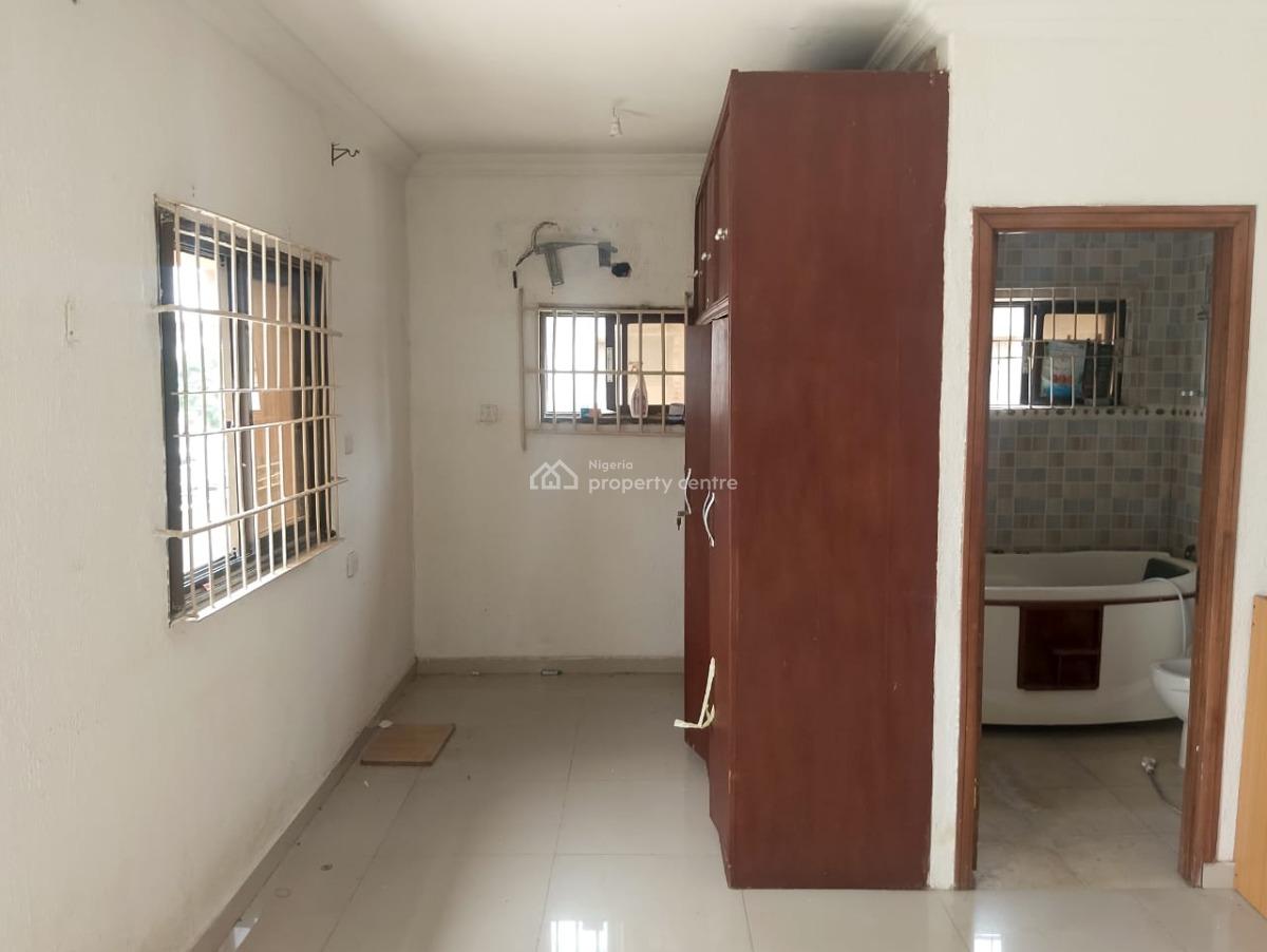 a Very Spacious 4 Bedroom Detached House, Dolphin Estate, Ikoyi, Lagos, Detached Duplex for Rent