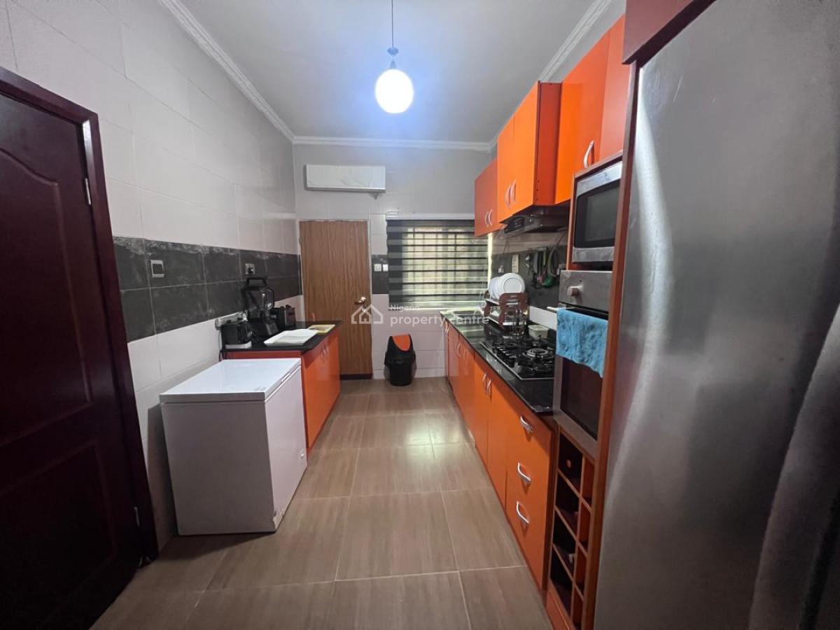 Gracious 3 Bedroom Apartment with a Bq, Vgc, Lekki, Lagos, Flat / Apartment for Sale