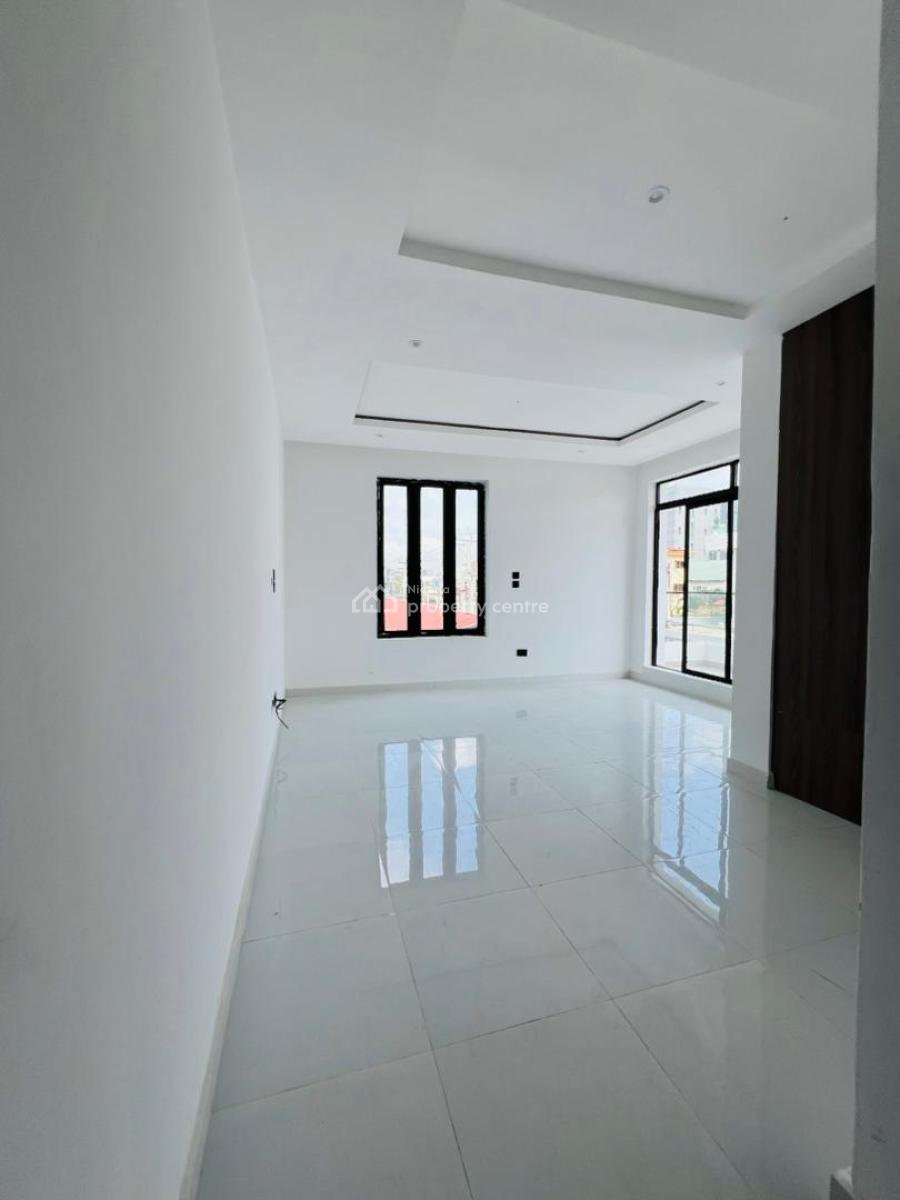 Investment Worthy  3 Bedroom Penthouse with Elevator,gym House, Lekki Phase 1, Lekki, Lagos, Flat / Apartment for Sale