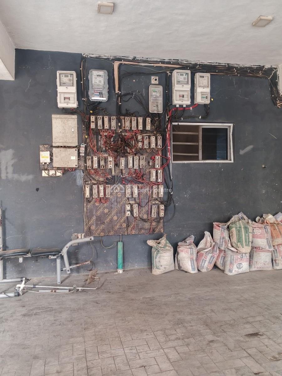 Three Bedroom Apartment with a Bq, Alagomeji, Alagomeji, Yaba, Lagos, Flat / Apartment for Sale