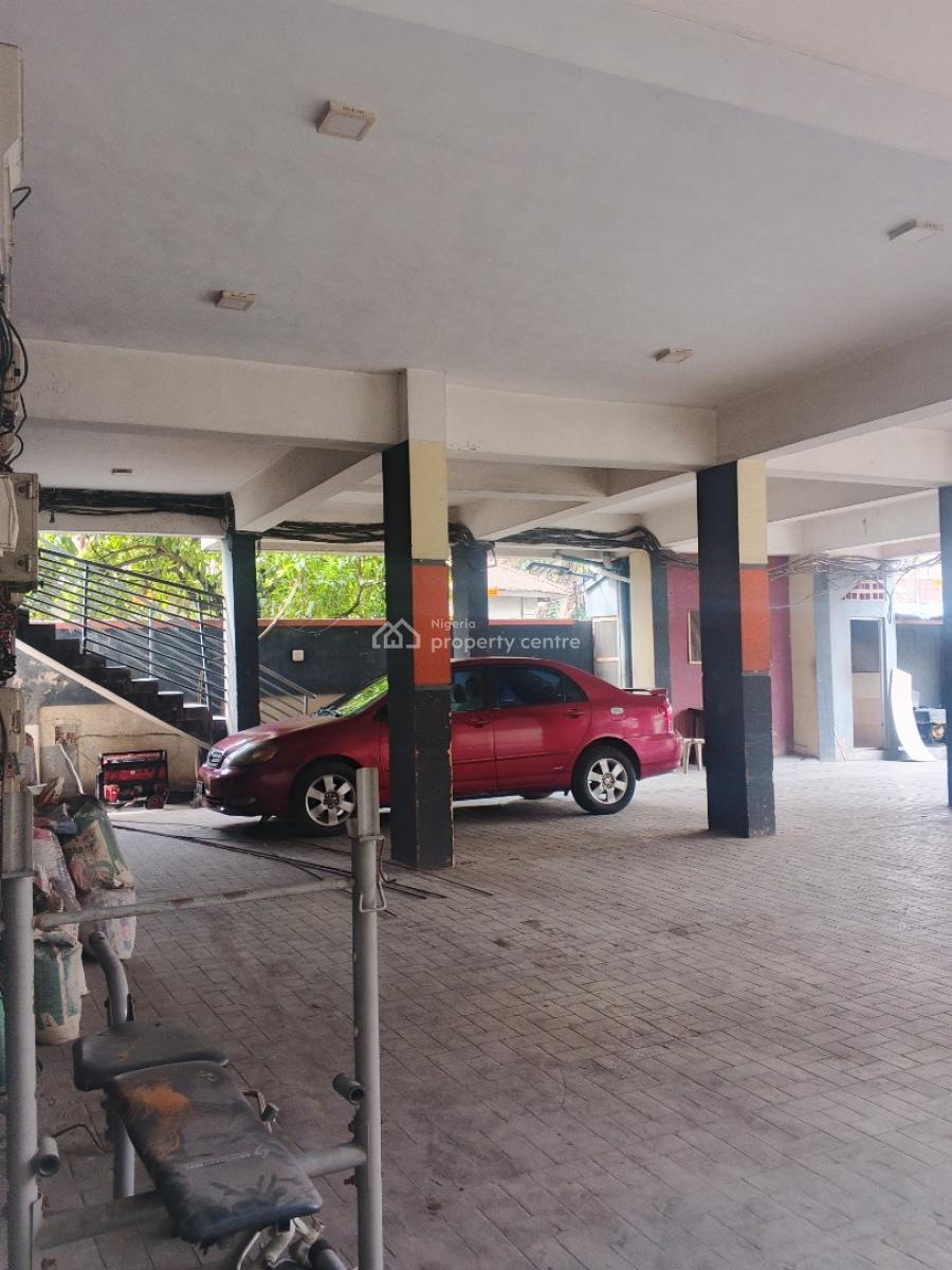 Three Bedroom Apartment with a Bq, Alagomeji, Alagomeji, Yaba, Lagos, Flat / Apartment for Sale