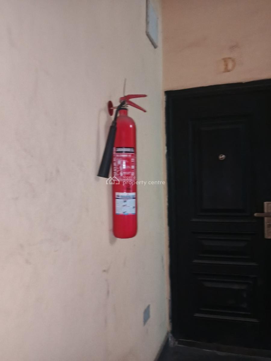 Three Bedroom Apartment with a Bq, Alagomeji, Alagomeji, Yaba, Lagos, Flat / Apartment for Sale