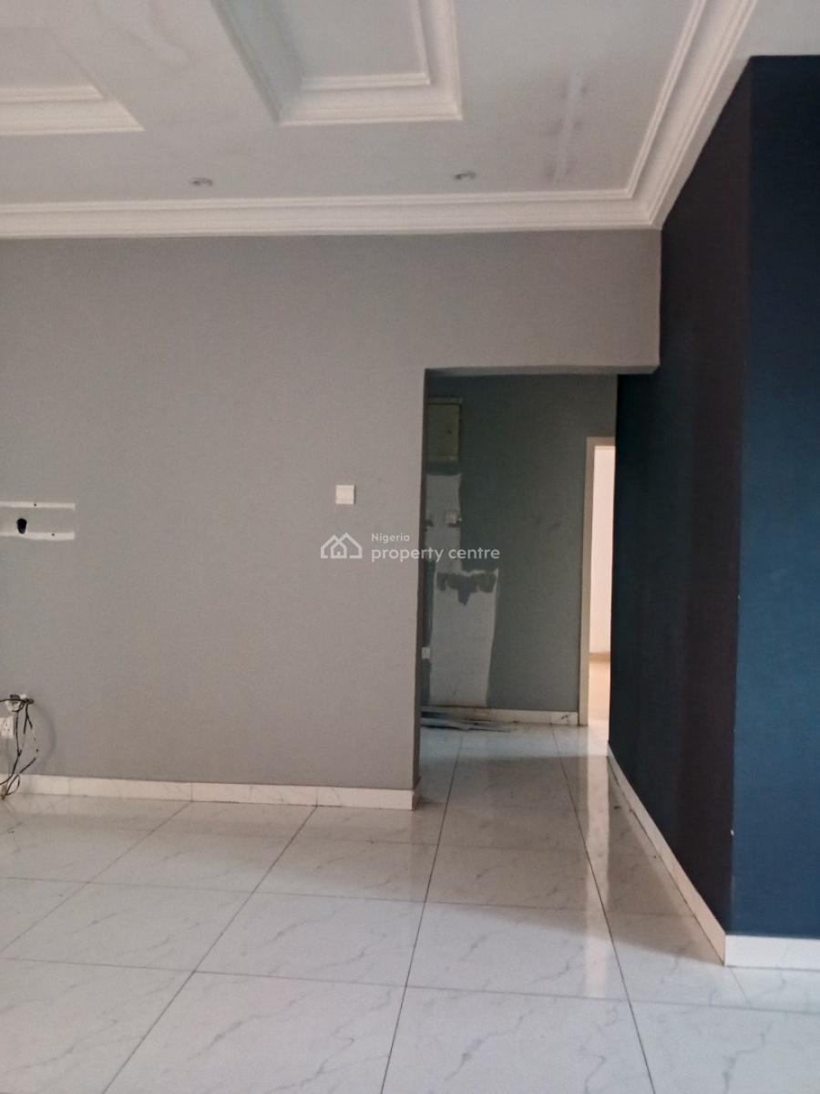 Three Bedroom Apartment with a Bq, Alagomeji, Alagomeji, Yaba, Lagos, Flat / Apartment for Sale