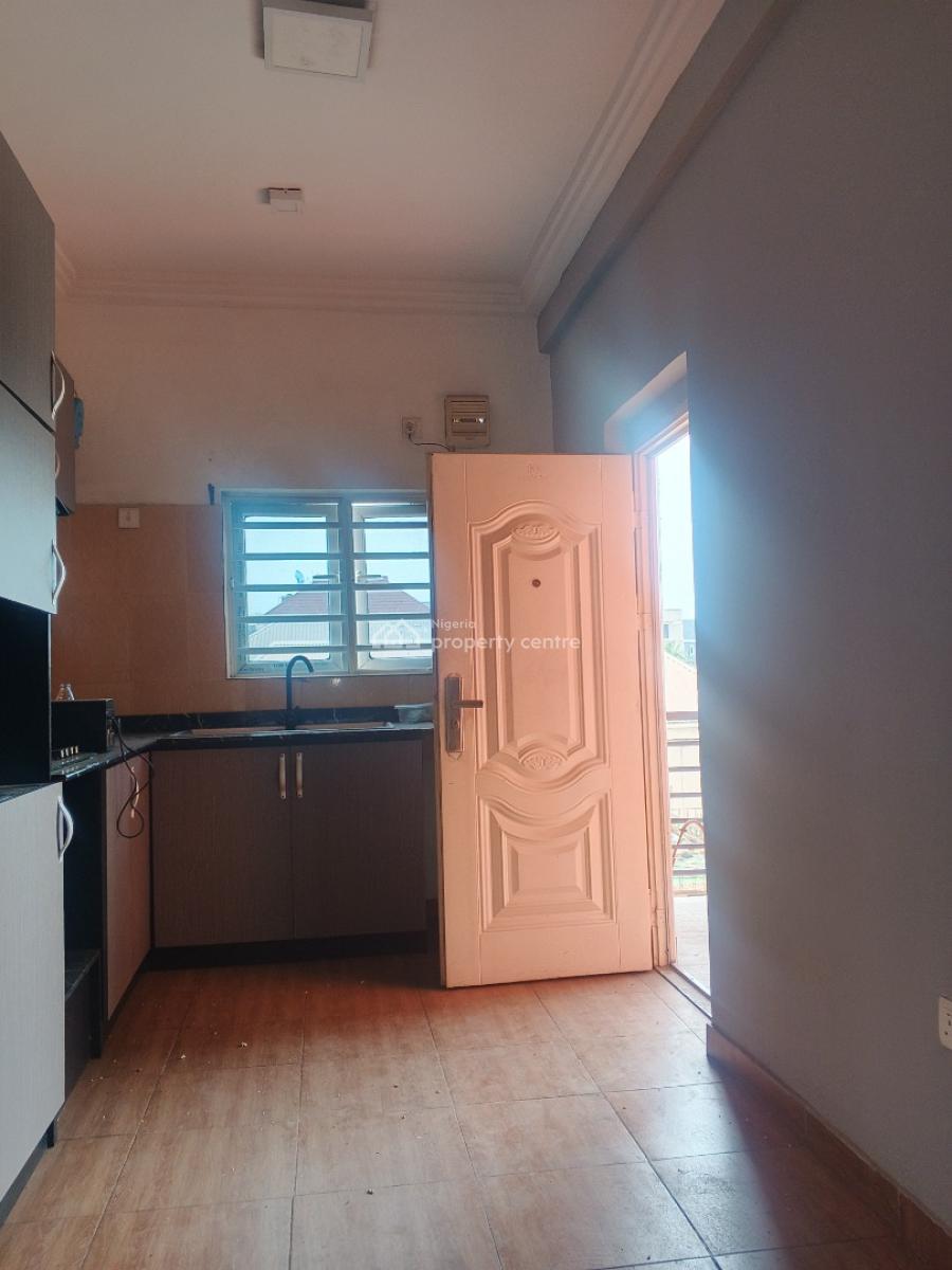 Three Bedroom Apartment with a Bq, Alagomeji, Alagomeji, Yaba, Lagos, Flat / Apartment for Sale